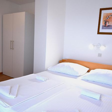 Guest House Sandra 라브 외부 사진