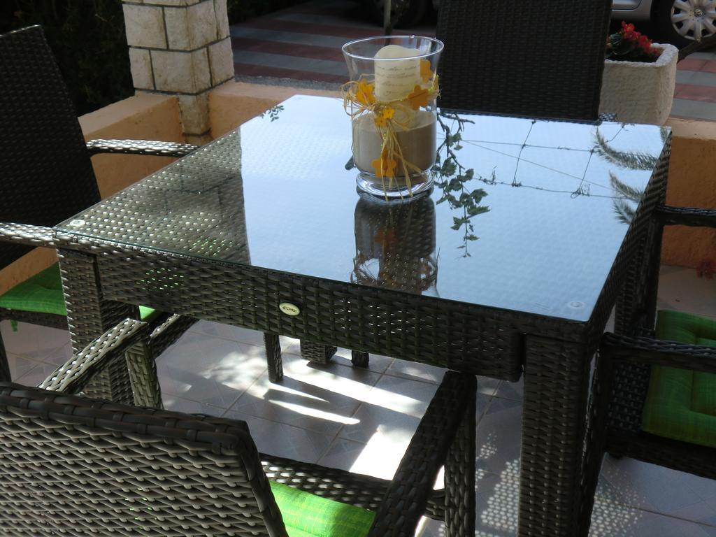 Guest House Sandra 라브 외부 사진