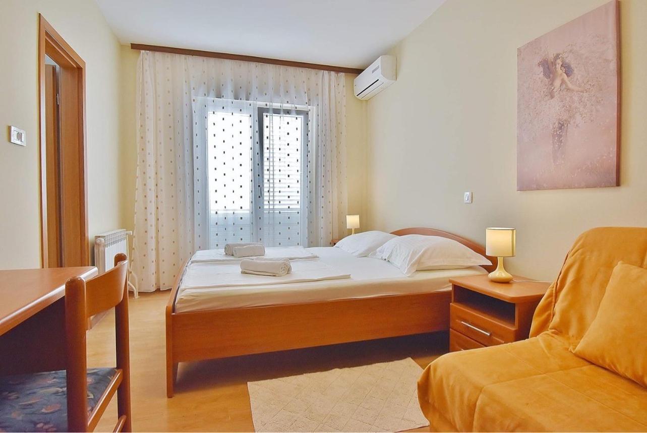 Guest House Sandra 라브 외부 사진