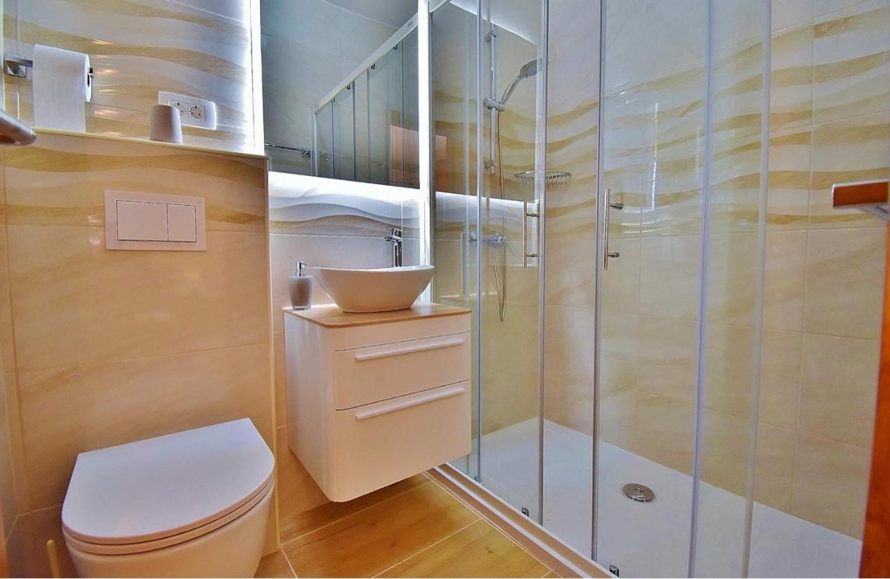 Guest House Sandra 라브 외부 사진