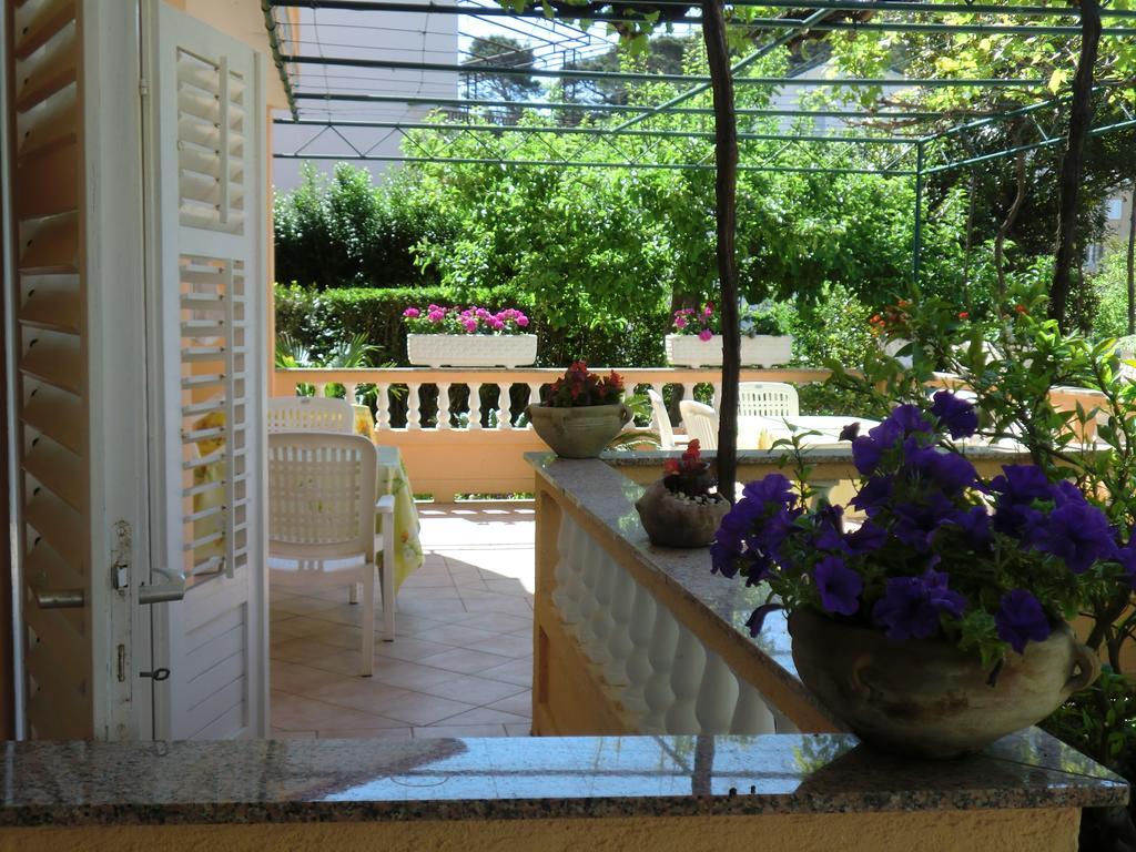 Guest House Sandra 라브 외부 사진