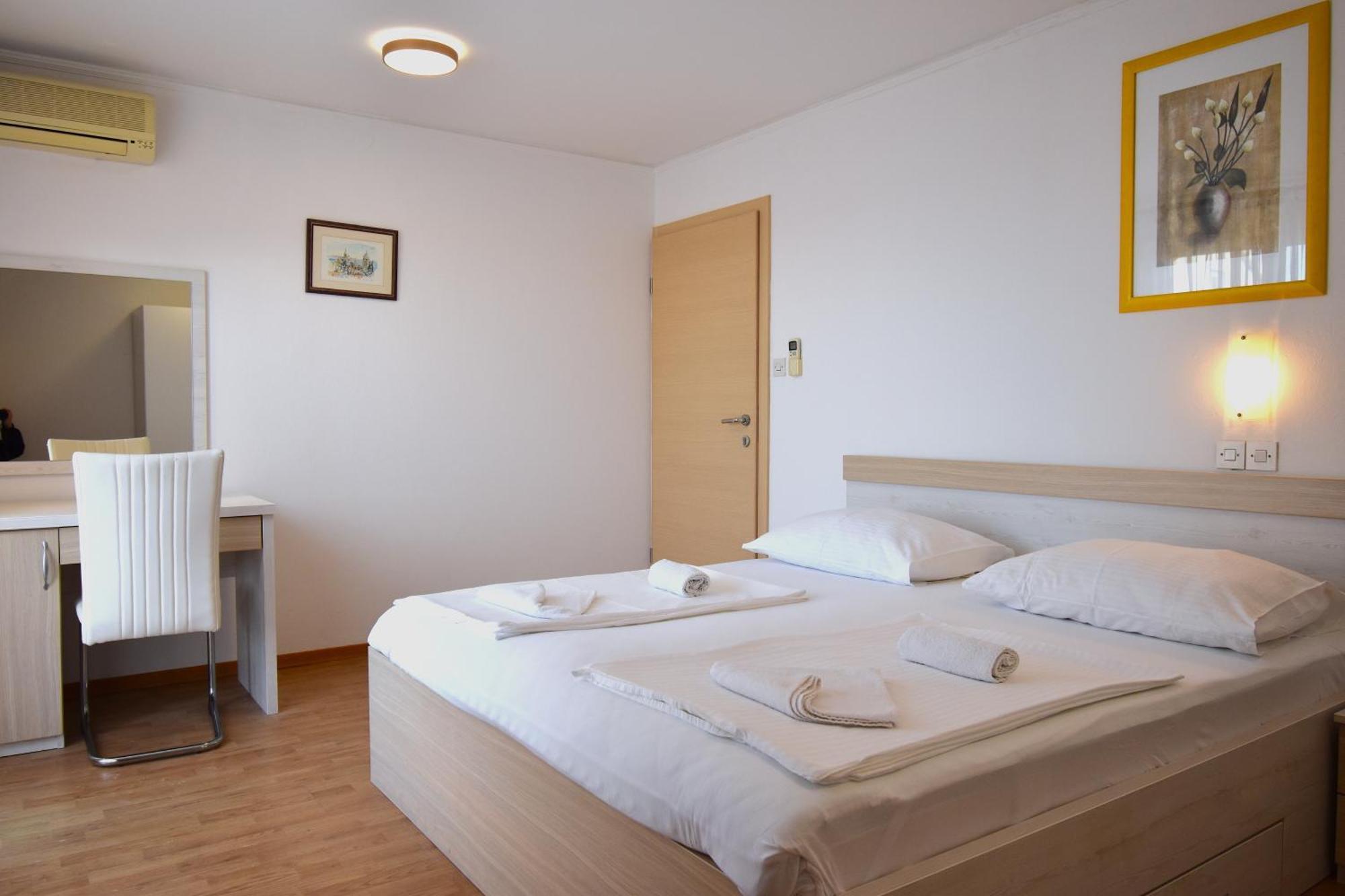Guest House Sandra 라브 외부 사진