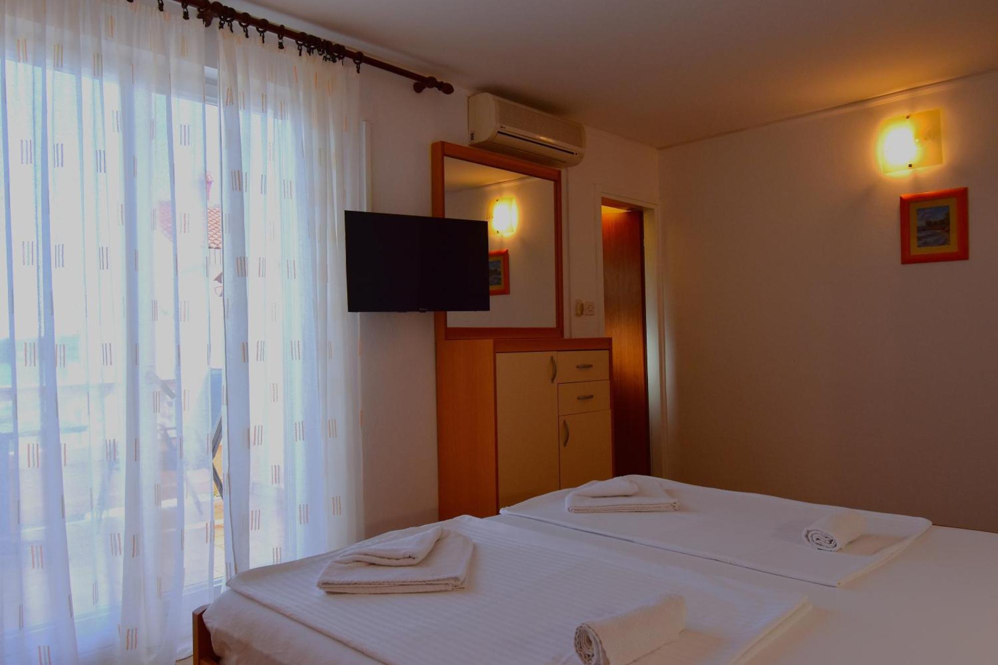 Guest House Sandra 라브 외부 사진