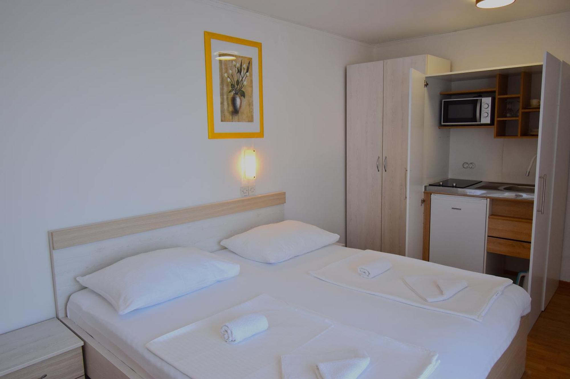 Guest House Sandra 라브 외부 사진