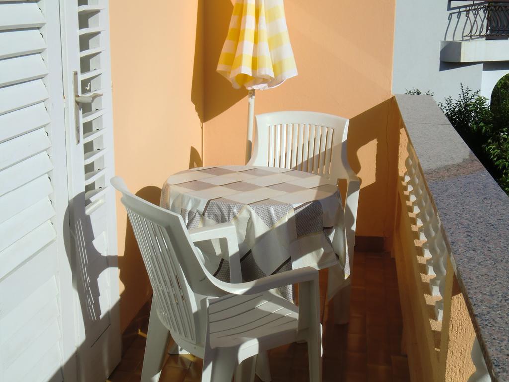 Guest House Sandra 라브 외부 사진