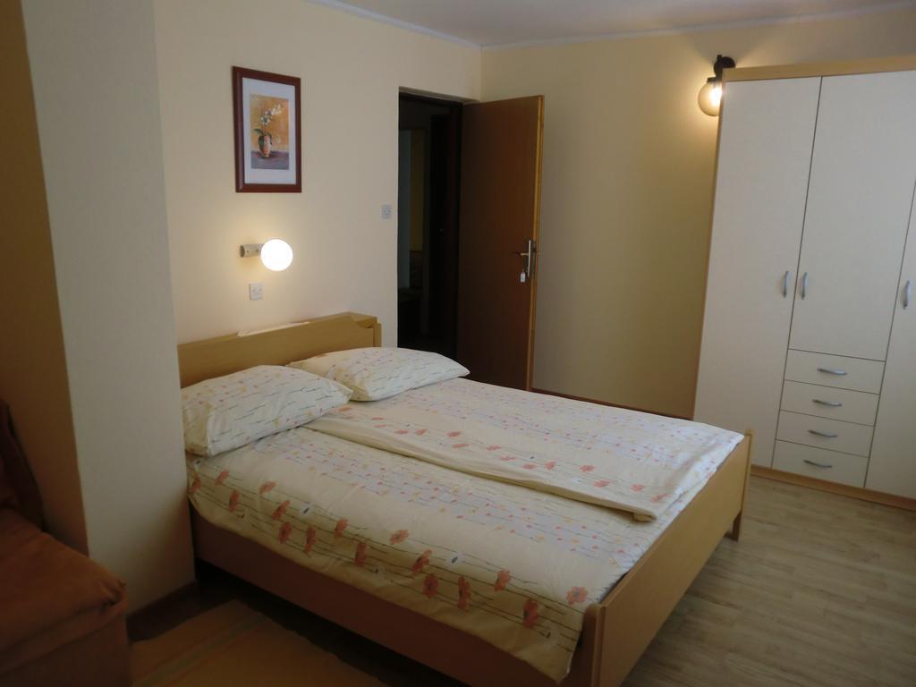 Guest House Sandra 라브 객실 사진