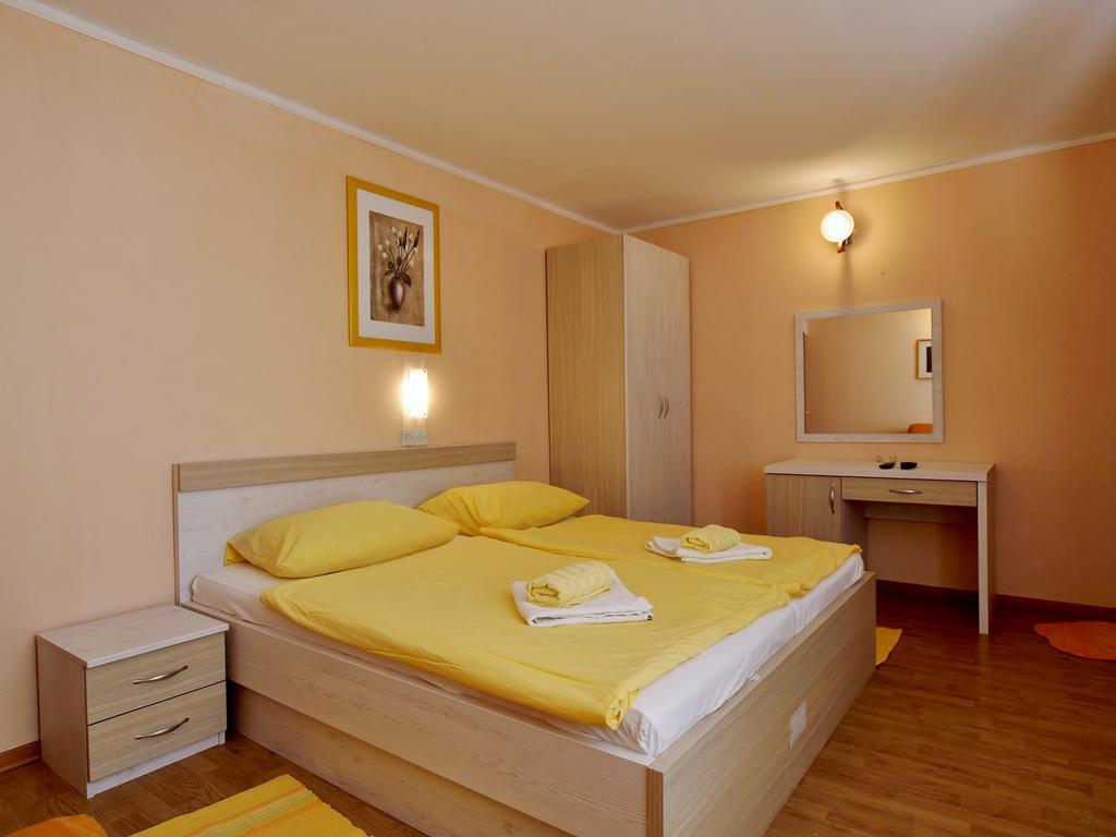 Guest House Sandra 라브 외부 사진