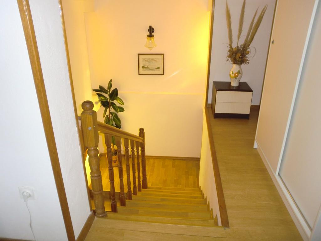 Guest House Sandra 라브 외부 사진