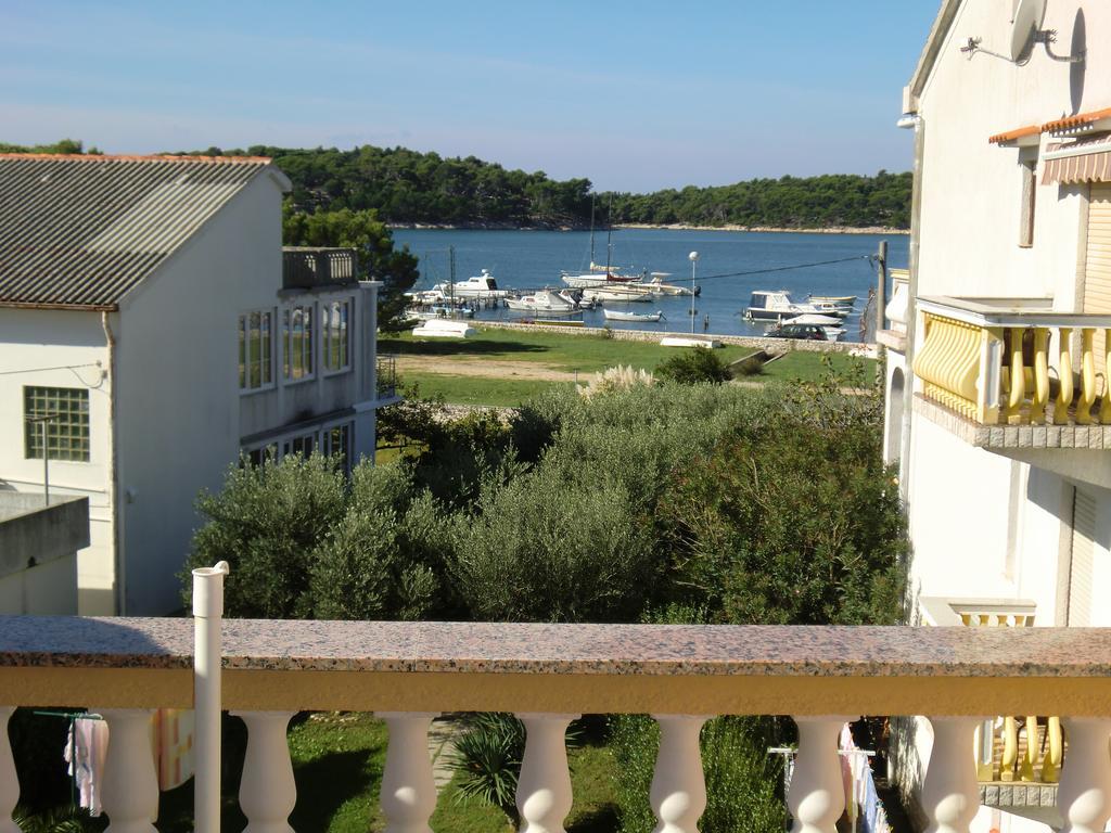 Guest House Sandra 라브 외부 사진