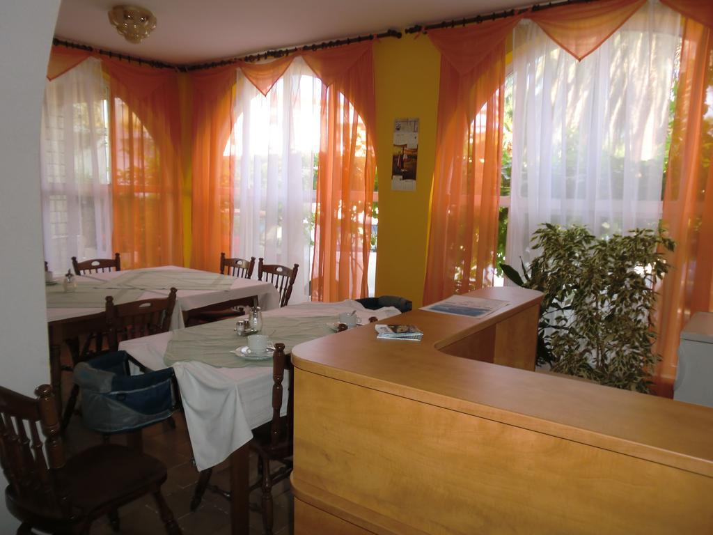 Guest House Sandra 라브 외부 사진