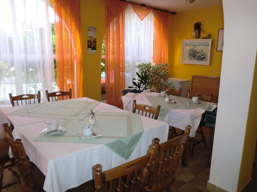 Guest House Sandra 라브 외부 사진