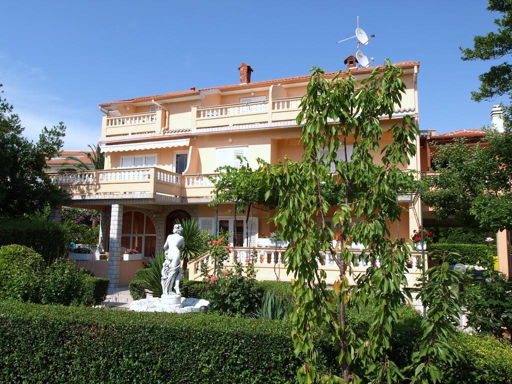 Guest House Sandra 라브 외부 사진