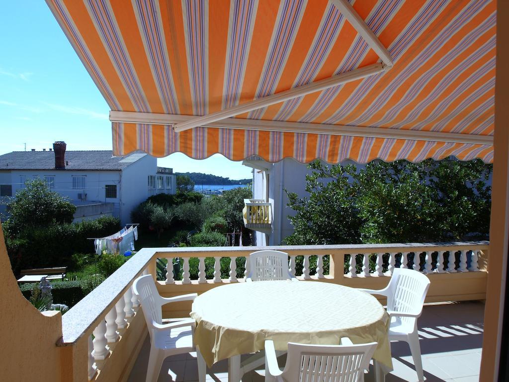 Guest House Sandra 라브 객실 사진