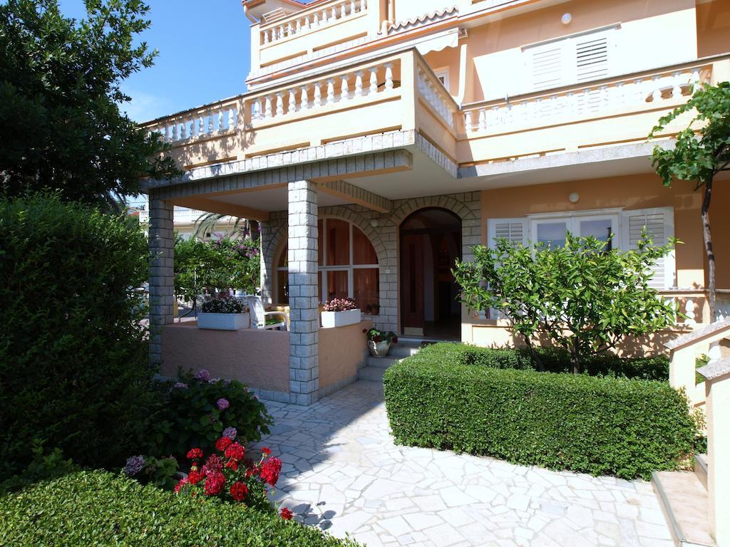 Guest House Sandra 라브 외부 사진
