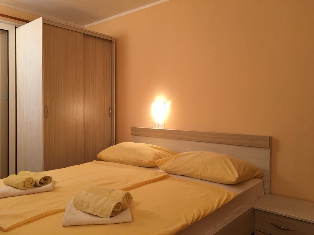 Guest House Sandra 라브 외부 사진