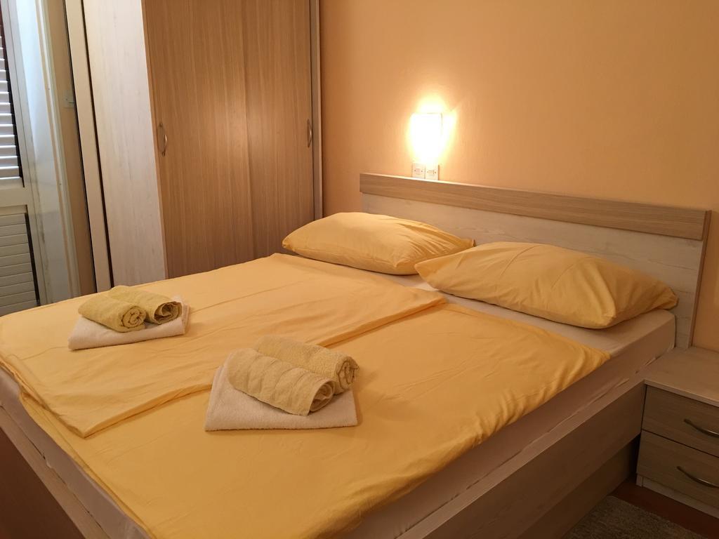 Guest House Sandra 라브 외부 사진