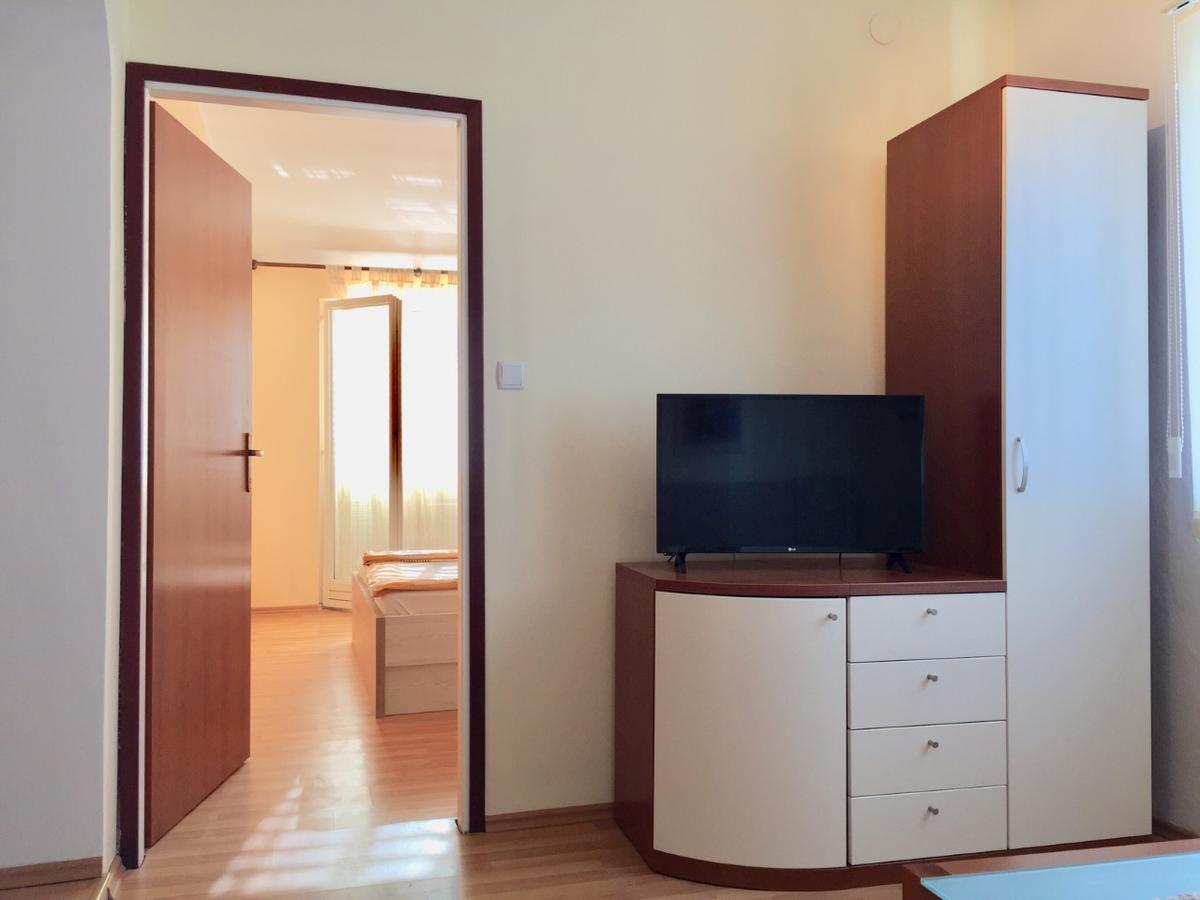 Guest House Sandra 라브 외부 사진