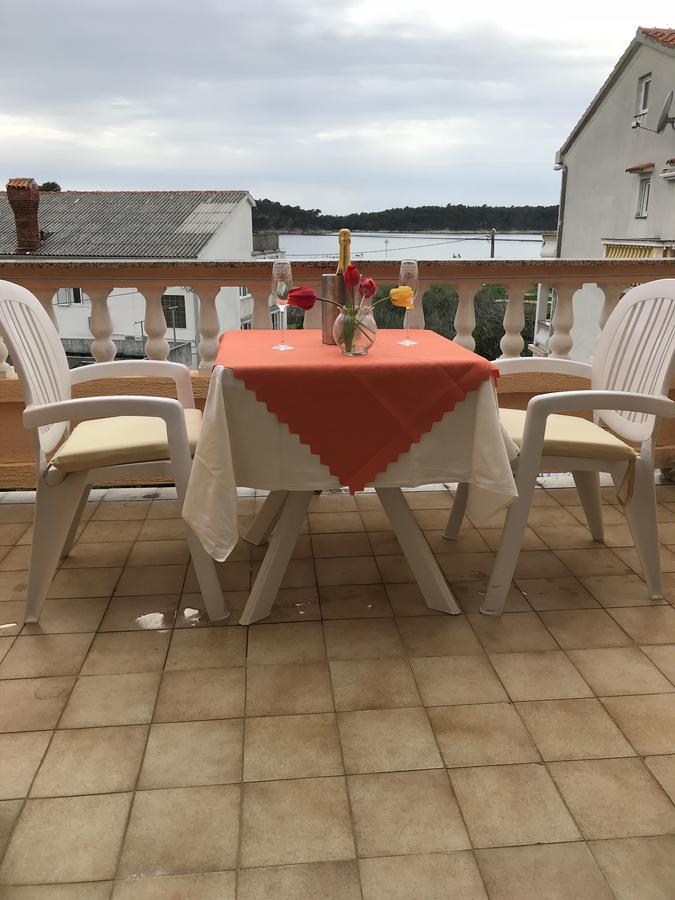Guest House Sandra 라브 외부 사진