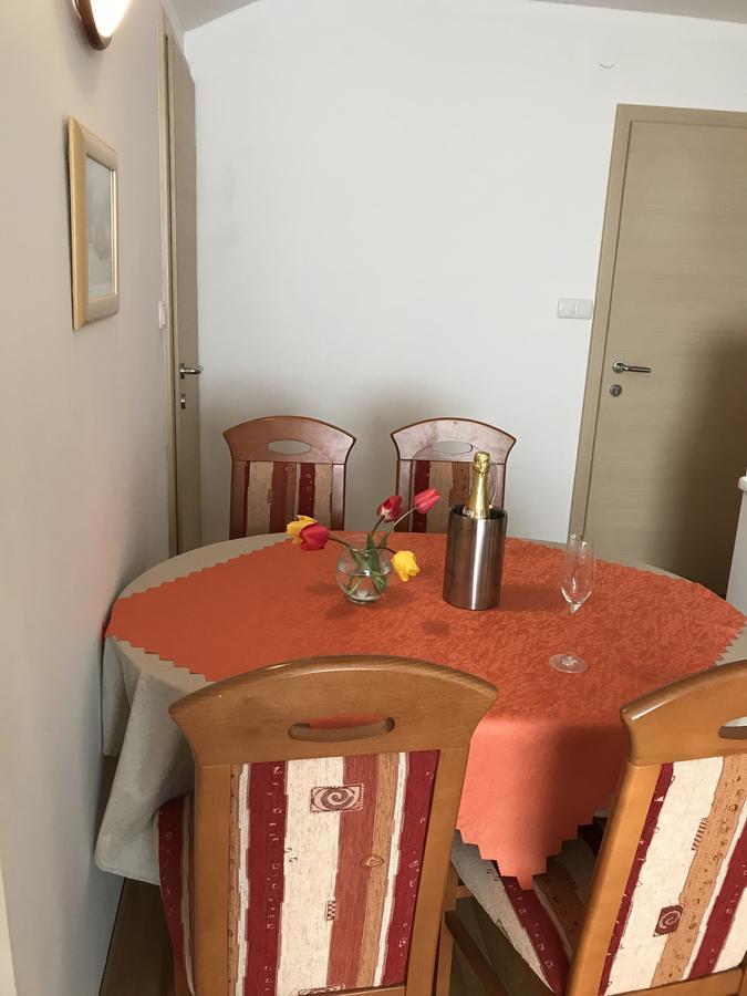 Guest House Sandra 라브 외부 사진
